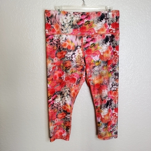 Athleta Elation Printed Capri Color Renewed Bloom Spring Pink sz L - Picture 2 of 8